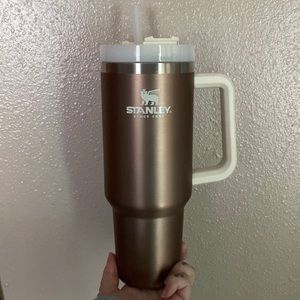 Stanley 40 Oz Quencher “Rose Quartz Glow”
